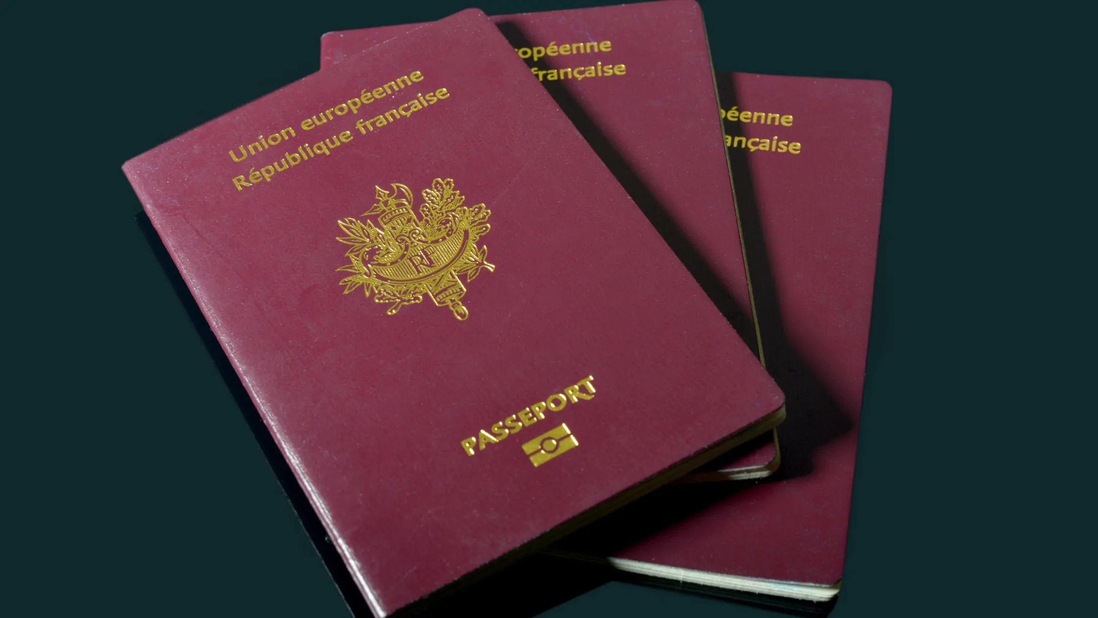 جواز السفر الفرنسي