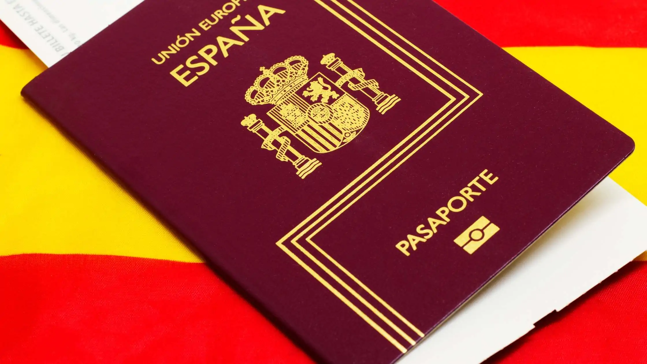 الحصول على جواز السفر الإسباني